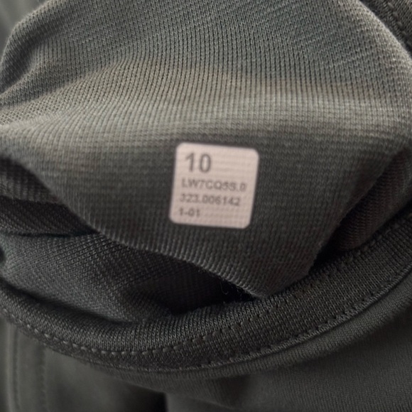 lululemon align classic fit hi-rise short 3” - Picture 3 of 4